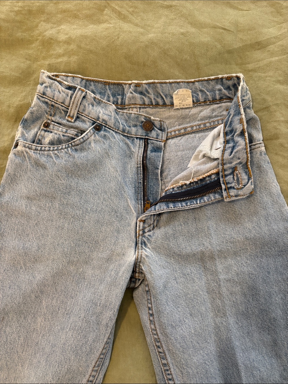 Women’s Vintage Levi’s 505 Student Fit - Orange Tab - Denim 100% Cotton